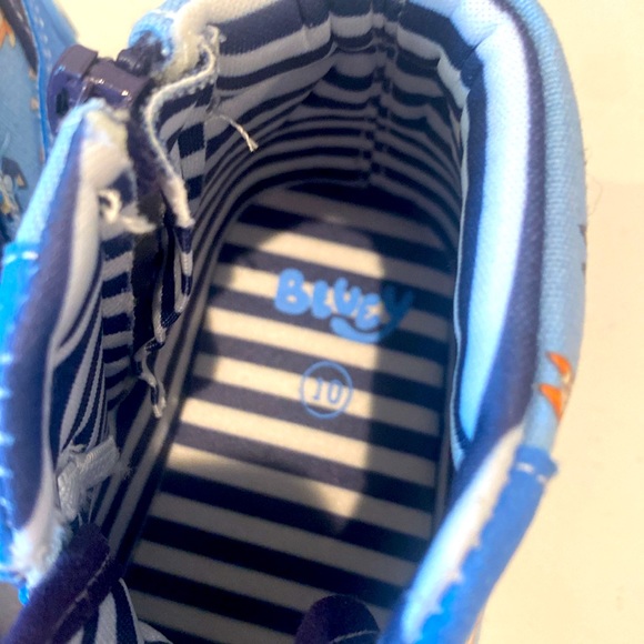 New in Box Bluey Hi Top Sneakers - Picture 9 of 11